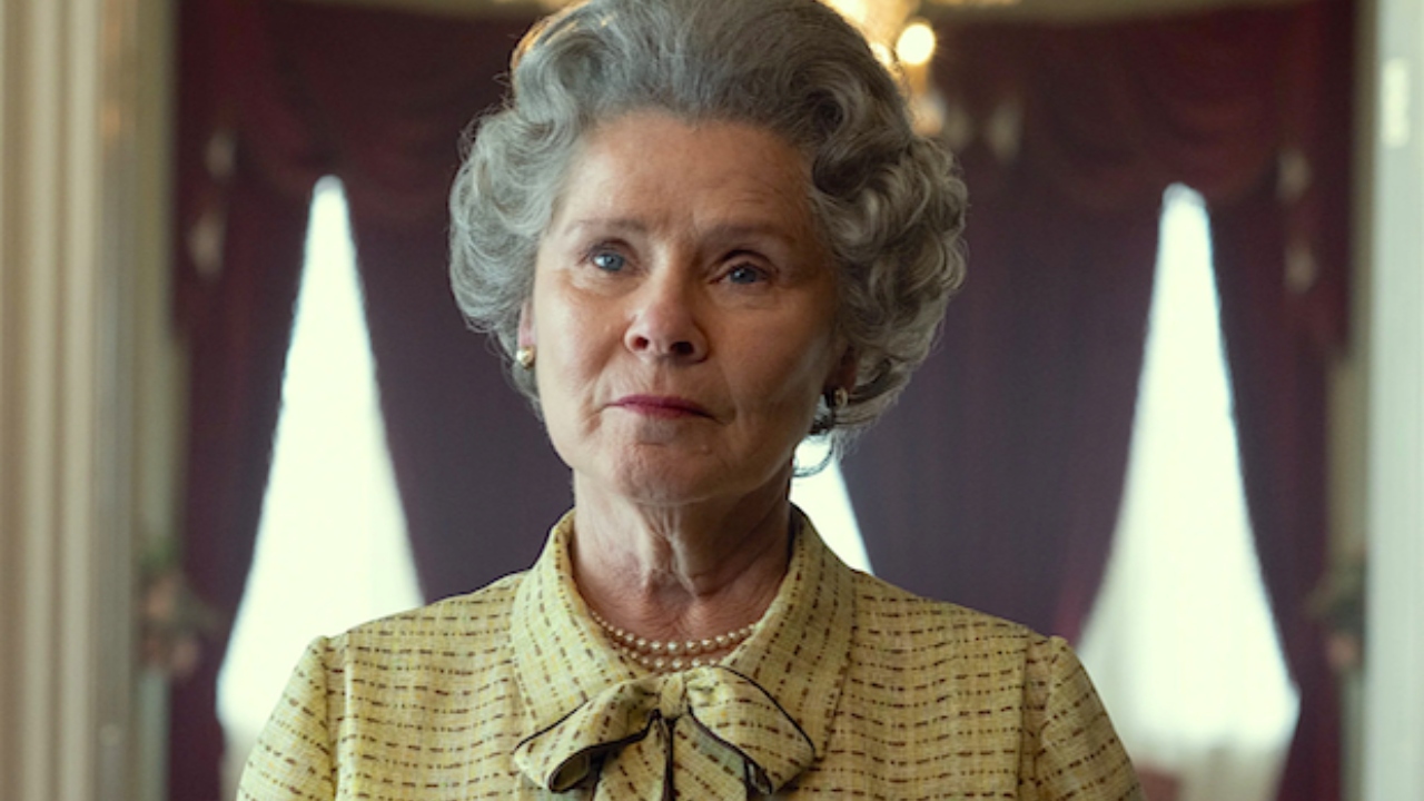 Por que a atriz que vive Elizabeth II em The Crown ‘assombra’ internautas