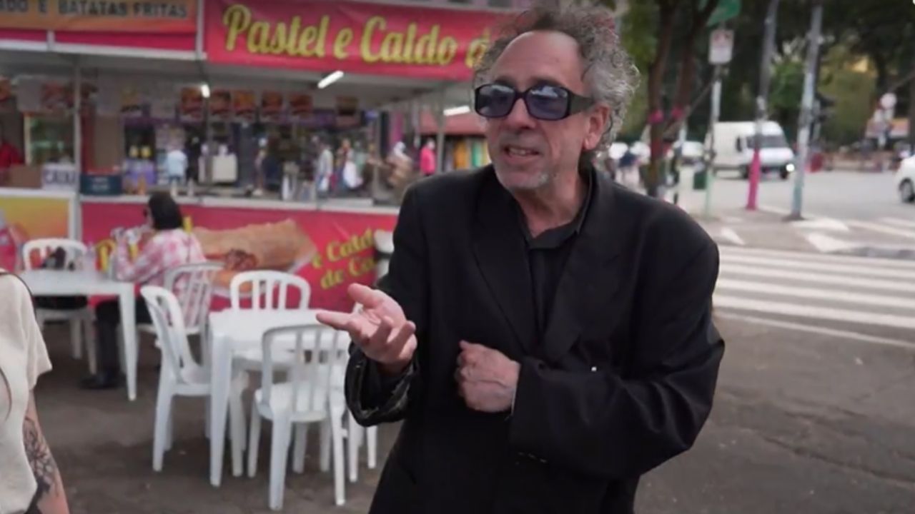 Em São Paulo, Tim Burton diz que é fã de Zé do Caixão: ‘Cresci vendo os filmes’