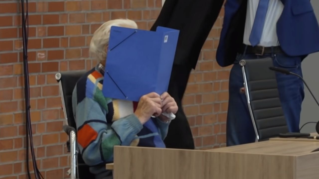 Alemão de 100 anos acusado de crimes nazista diz à Justiça: ‘Sou inocente’