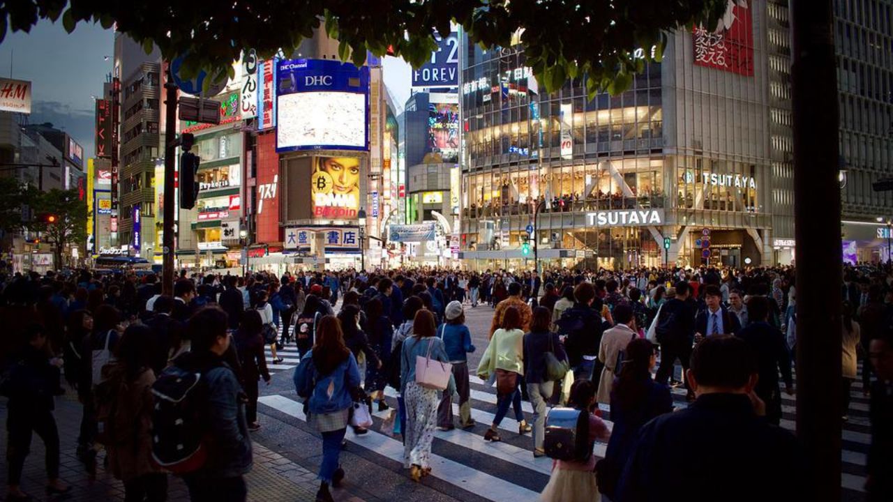 Japoneses mais jovens não querem se casar, mostra pesquisa que preocupa governo