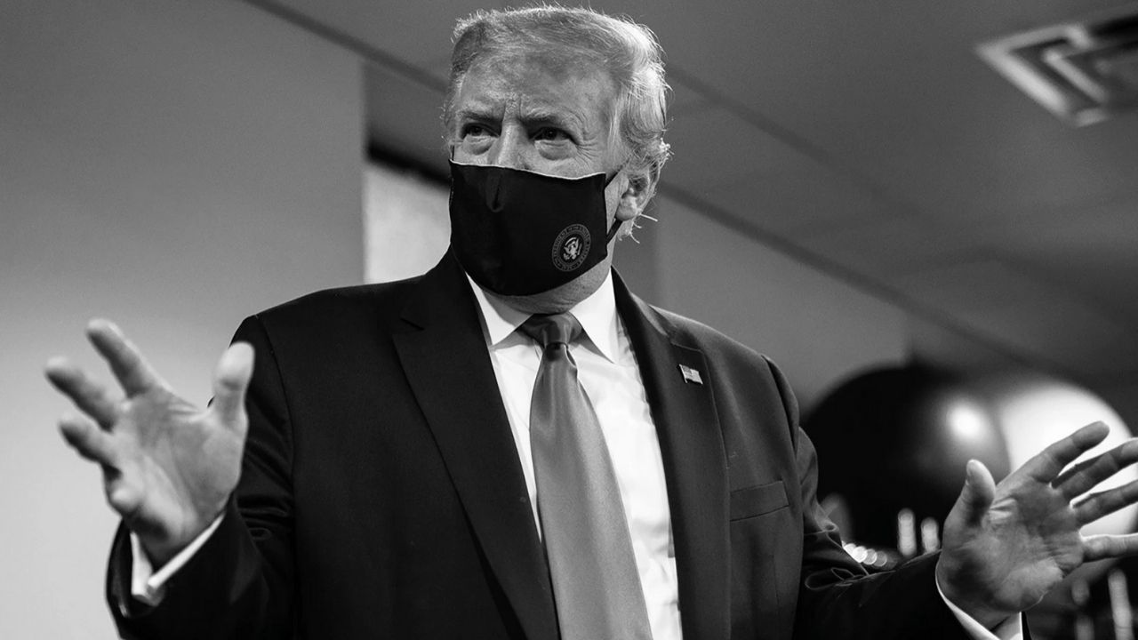 Trump volta atrás e defende uso de máscaras contra avanço do novo coronavírus