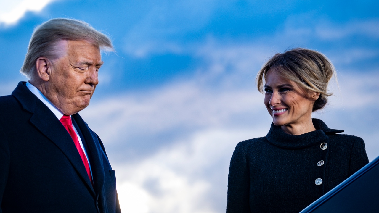 O silêncio de Melania Trump em meio às polêmicas do marido