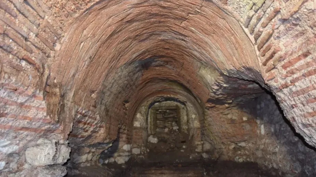 Na Turquia, túnel e quartos secretos são encontrados embaixo de igreja de 1,5 mil anos