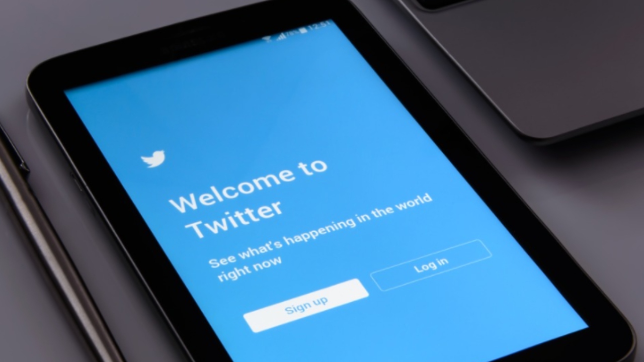 Twitter é a rede favorita para informação entre pessoas de até 24 anos