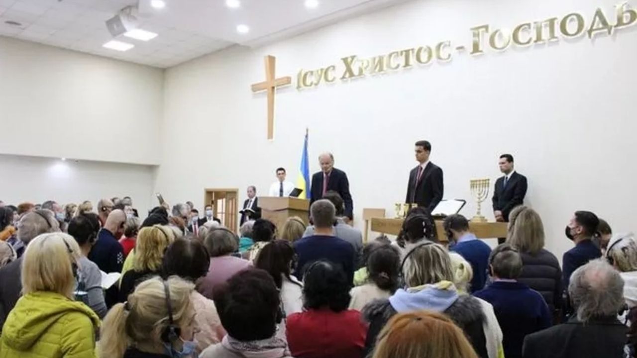 Igreja Universal abriu filial na Ucrânia para atrair fiéis durante guerra