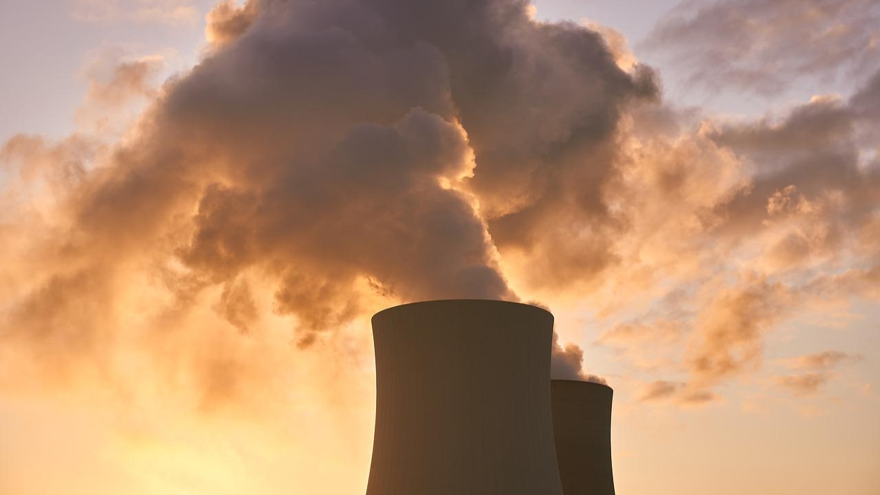 Ação da Rússia em Zaporíjia pode causar acidente nuclear superior ao de Chernobyl