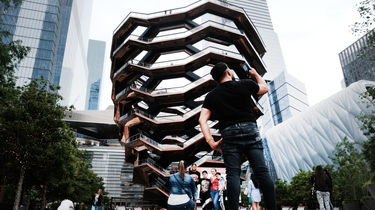 O prédio que surgiu como atração em Nova York, mas acabou fechado por um duro fato