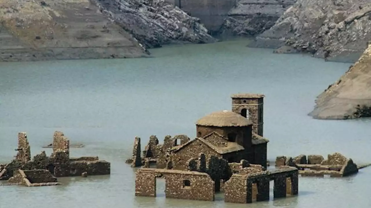 Vila italiana irá emergir da água depois de 27 anos inundada
