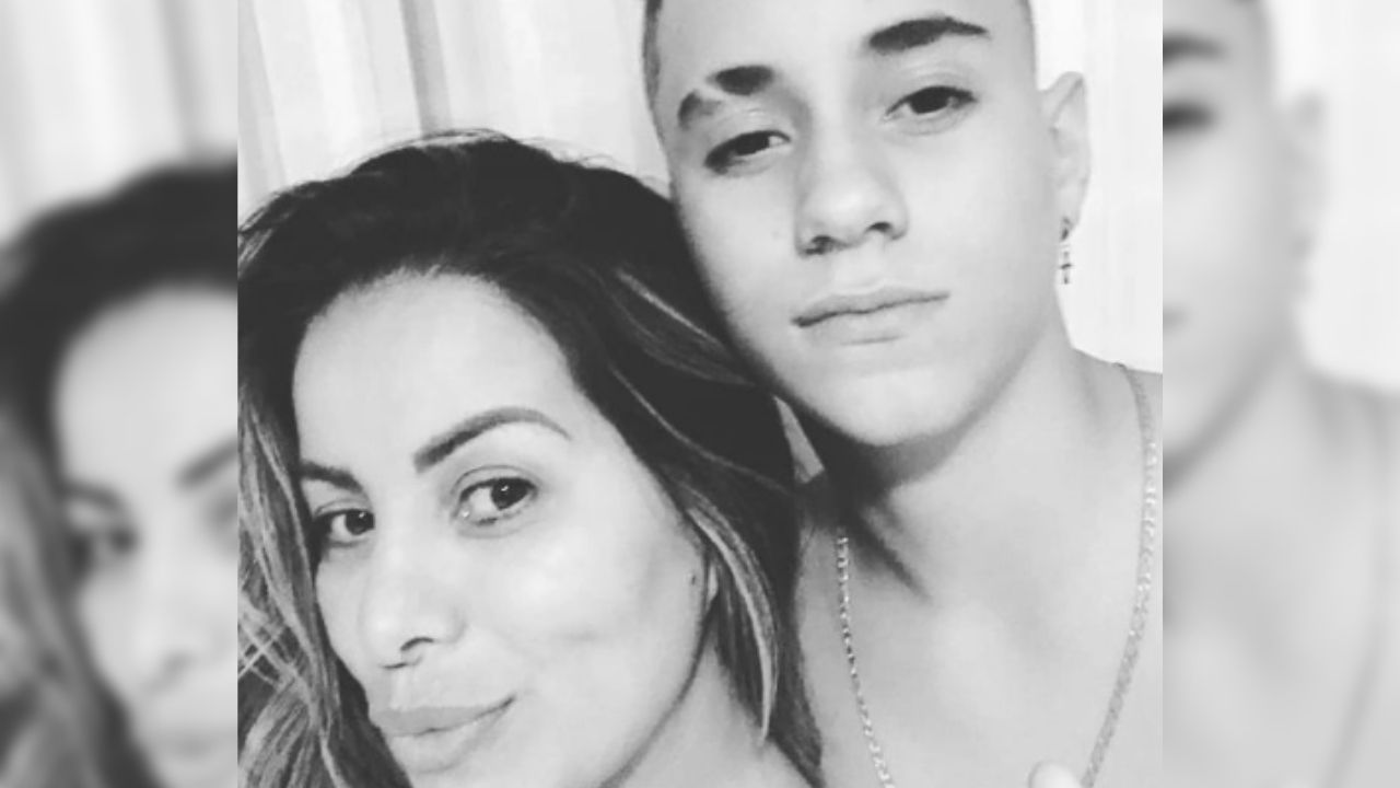 Cantora publica alerta após morte do filho de 16 anos por onda de comentários negativos