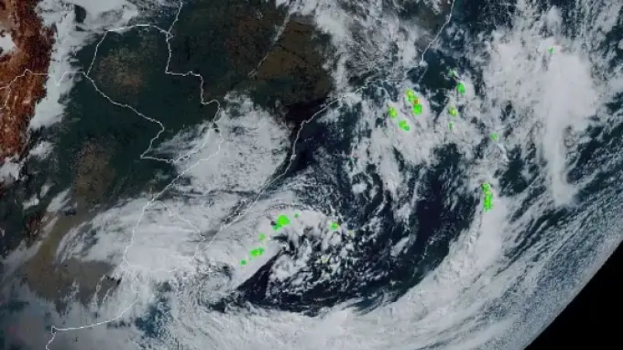 Voos desviados, aulas canceladas e comércio fechado marcam tempestade Yakecan