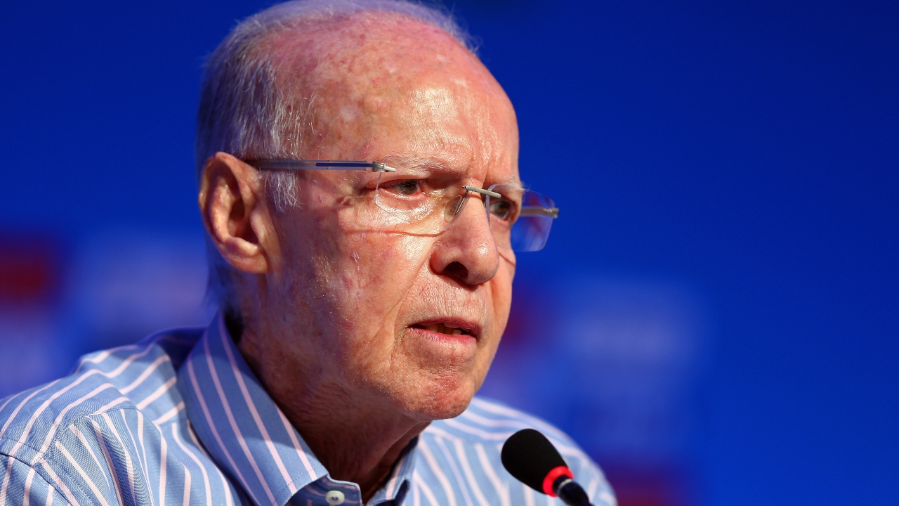 Zagallo é internado no Rio de Janeiro para tratar infecção respiratória