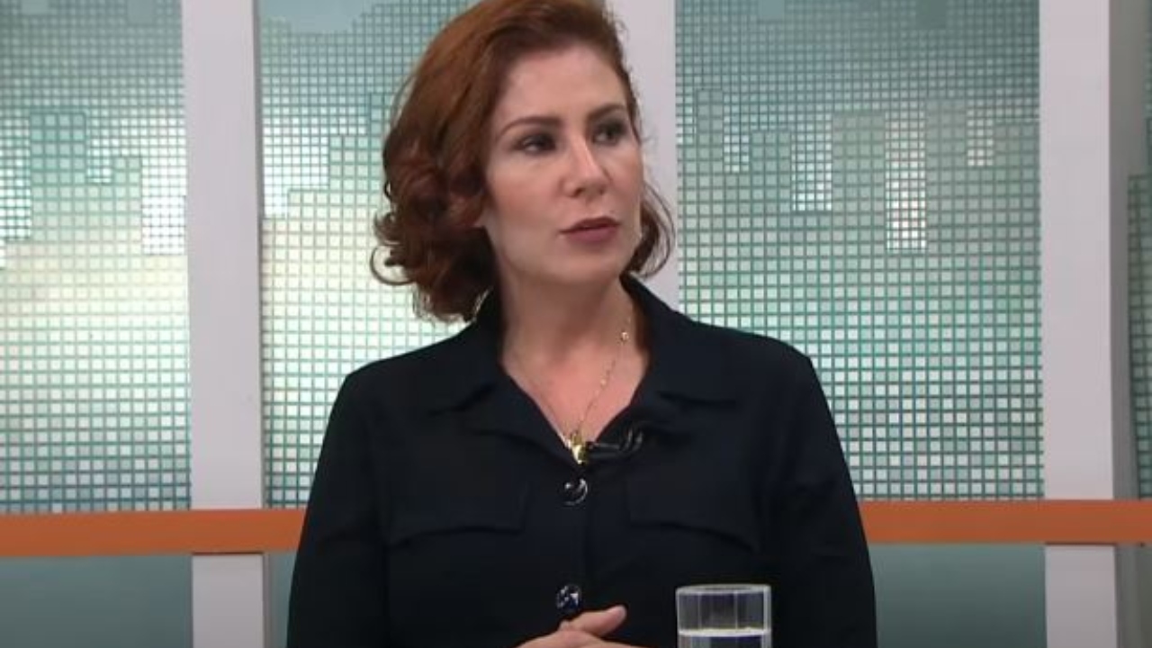Ao voltar para o Brasil, Carla Zambelli ironiza Alexandre de Moraes: ‘não fui presa’