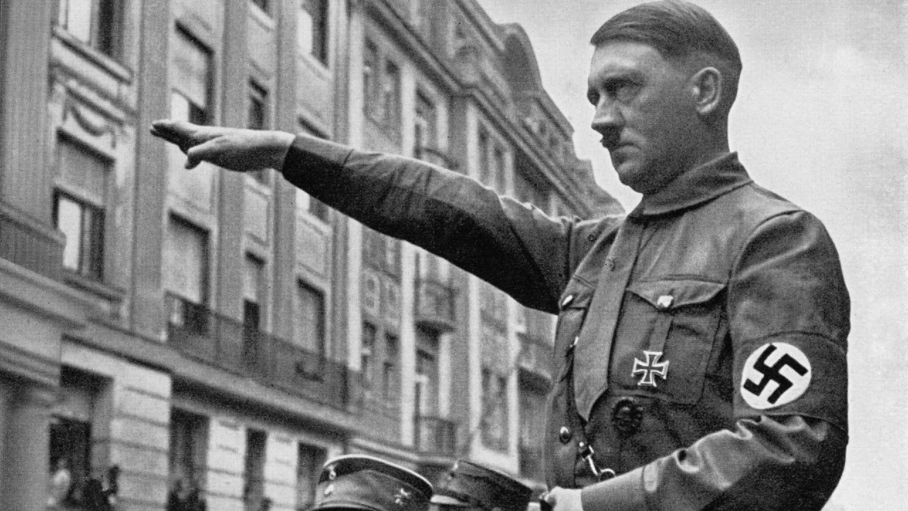 A mente perturbada de Adolf Hitler através de trechos do Mein Kampf