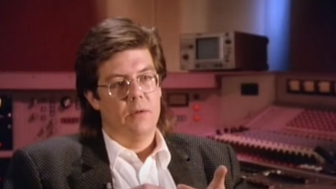 Dos clássicos oitentistas ao ataque cardíaco: A trajetória do cineasta John Hughes