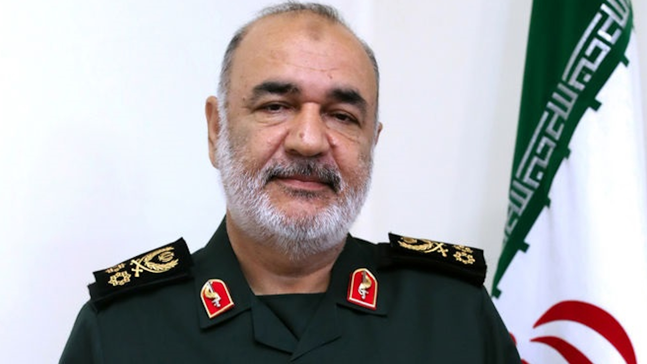 Coronavírus seria “ataque biológico” dos Estados Unidos, afirma comandante iraniano