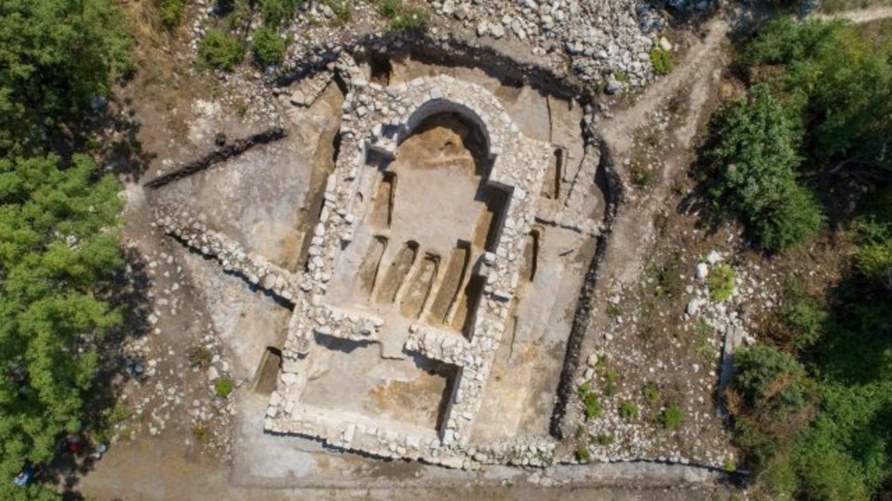 Arqueólogos descobrem igreja do século 13 em cidade medieval da Bulgária