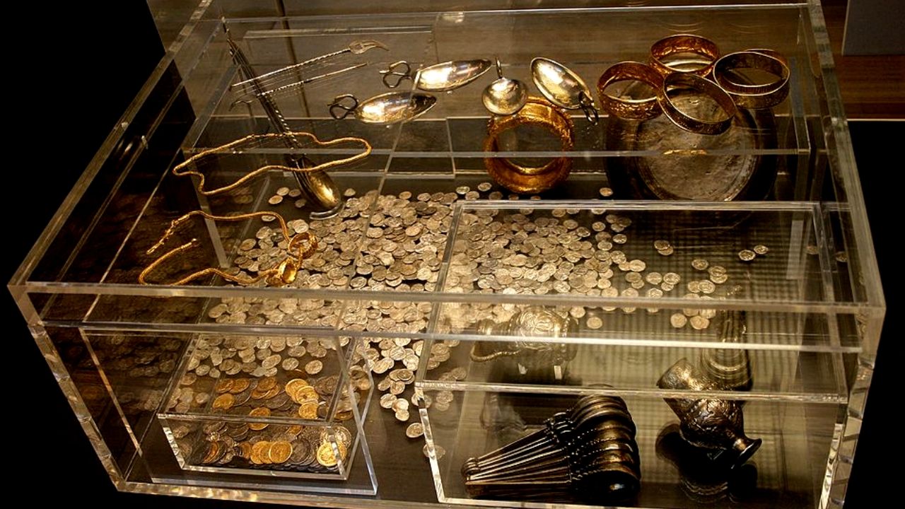 Relíquias dos romanos: Há 30 anos, o ‘Tesouro de Hoxne’ era descoberto na Inglaterra