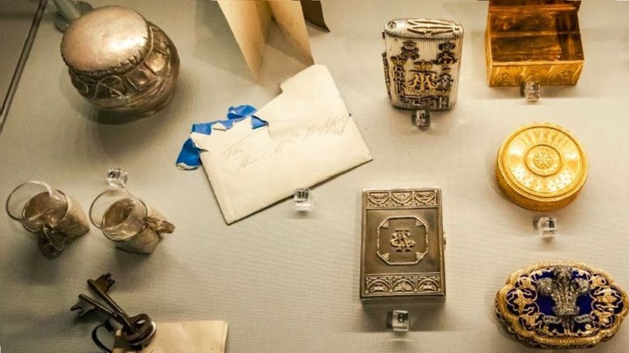 Joias do rei Eduardo VII são roubadas do Castelo de Sudeley, na Inglaterra