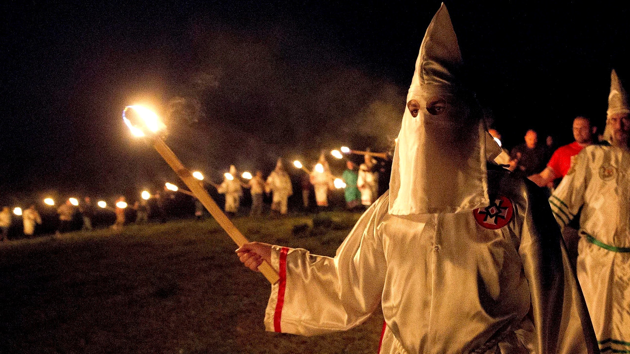 Empresa cancela conta que recolhia doações para a Ku Klux Klan