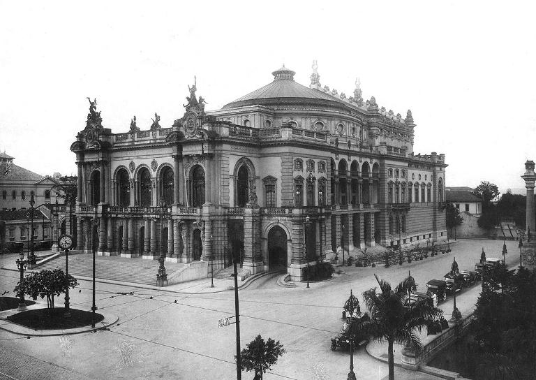 Teatros municipais de São Paulo e do Rio