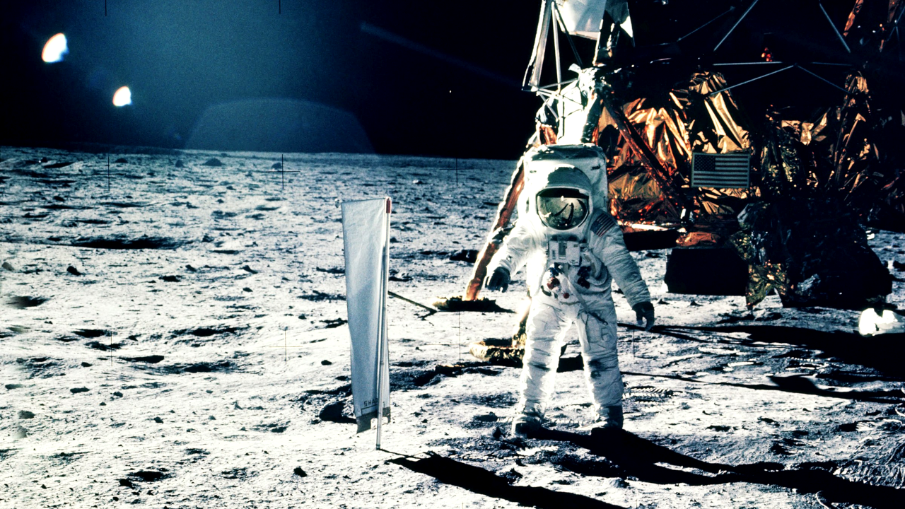 180.000 kg: A quantidade de lixo deixada pelo ser humano na Lua