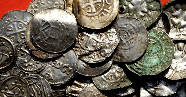 Garoto de 13 anos descobre tesouro da Era Viking