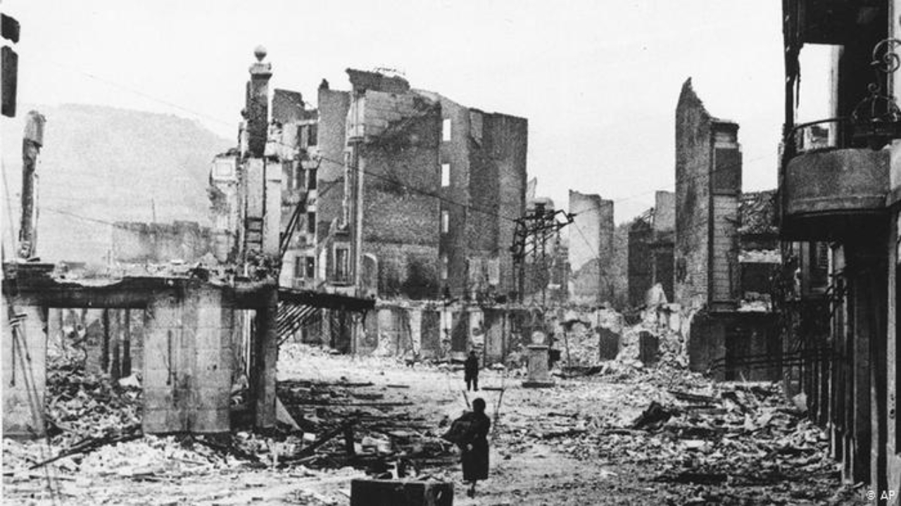 Há 85 anos, Guernica era bombardeada pelos alemães