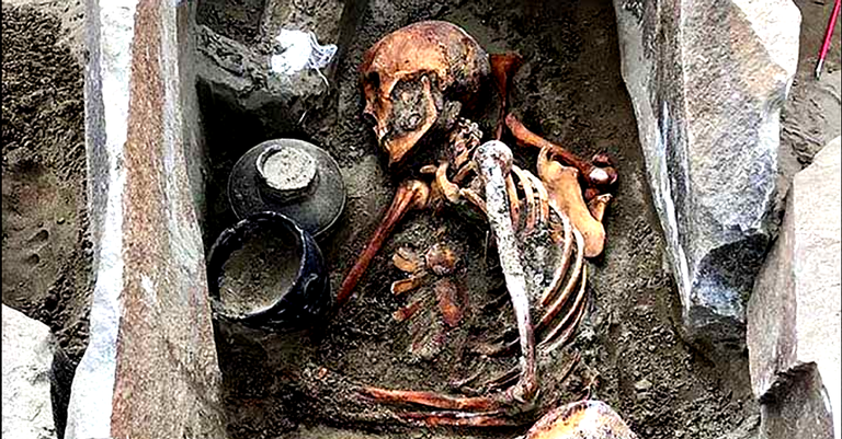 Na Rússia, arqueólogos encontram corpo mumificado de 2 mil anos