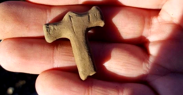 Amuleto do martelo de Thor encontrado na Islândia