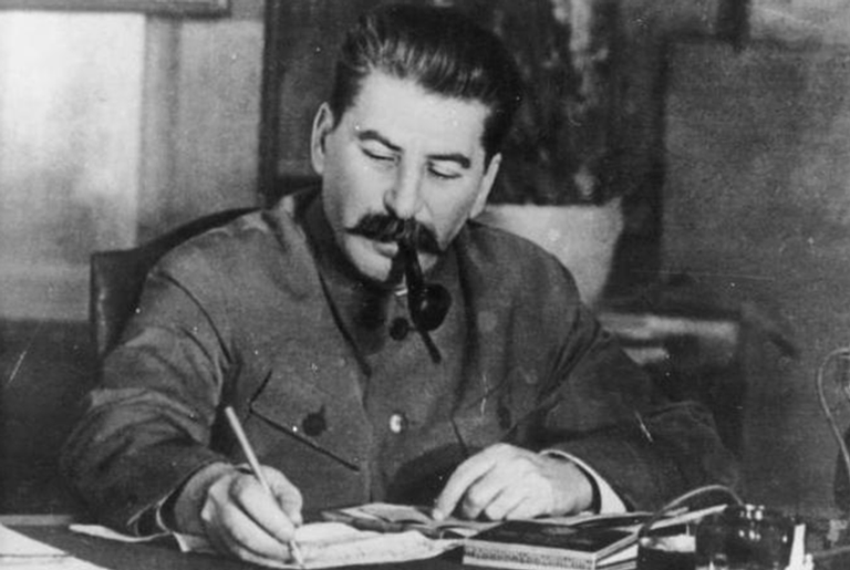 Há 140 anos nascia Josef Stálin