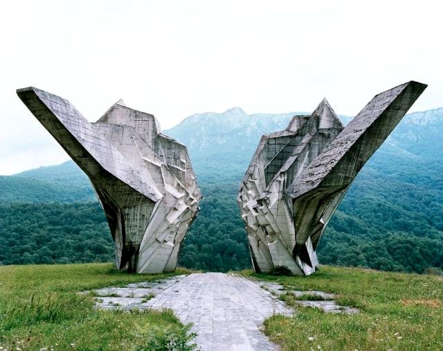 Na Bósnia, um monumento para lembrar a segunda guerra