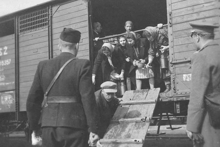 Nazistas mataram 1,7 milhão de pessoas em 3 meses, revela estudo