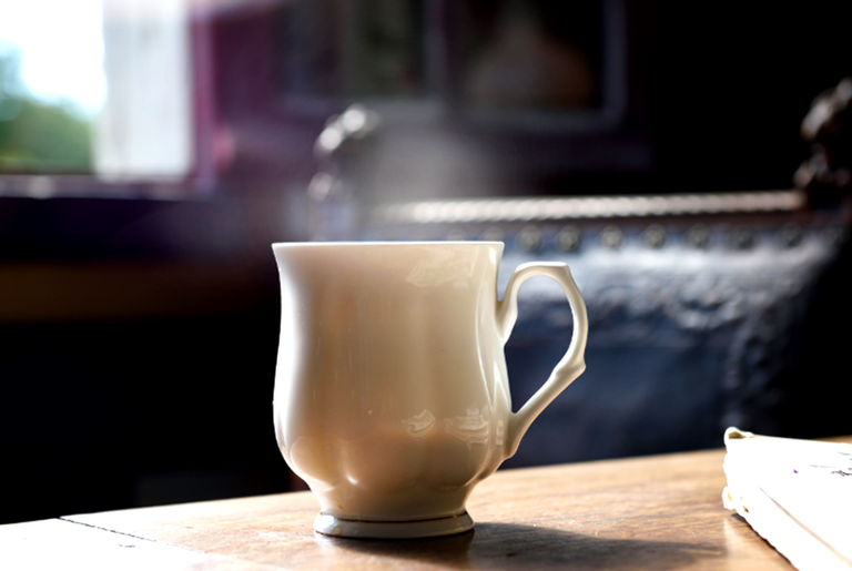 O que as pessoas bebiam para acordar antes de descobrirem o café?