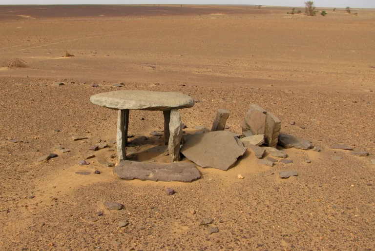 Centenas de estruturas enigmáticas encontradas em meio ao Saara