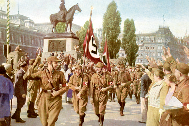 “Espelho do Ocidente” analisa a origem do nazismo sob novo ângulo
