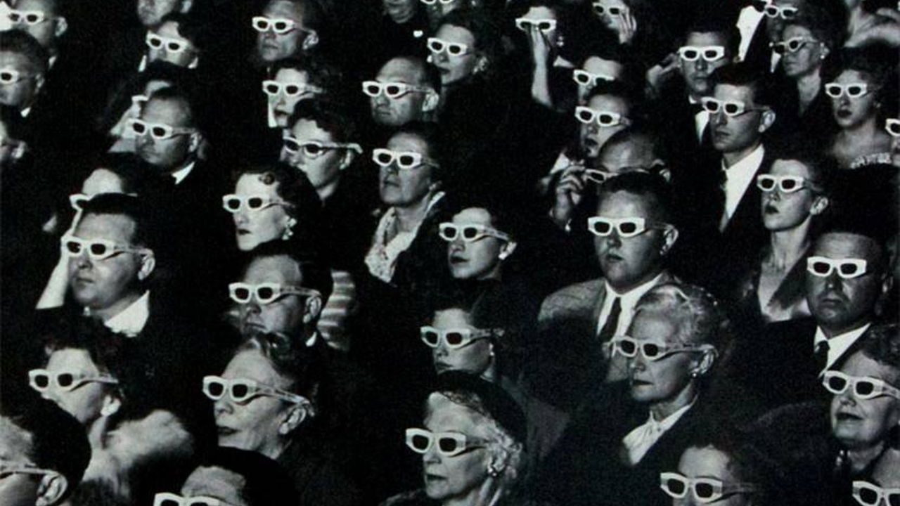 Espectadores assistem ao primeiro filme 3D da História