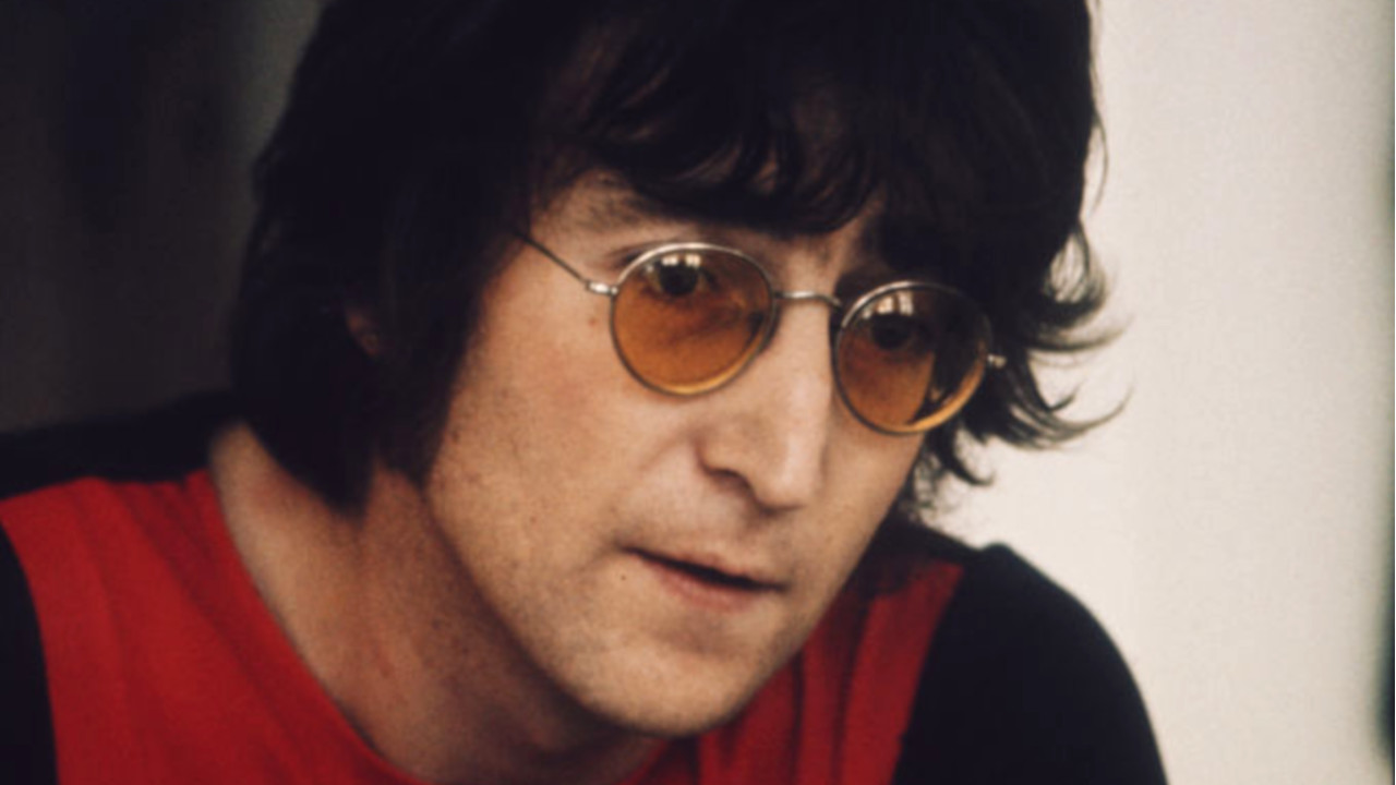 Desconfiança do FBI: John Lennon foi investigado pelo serviço secreto britânico