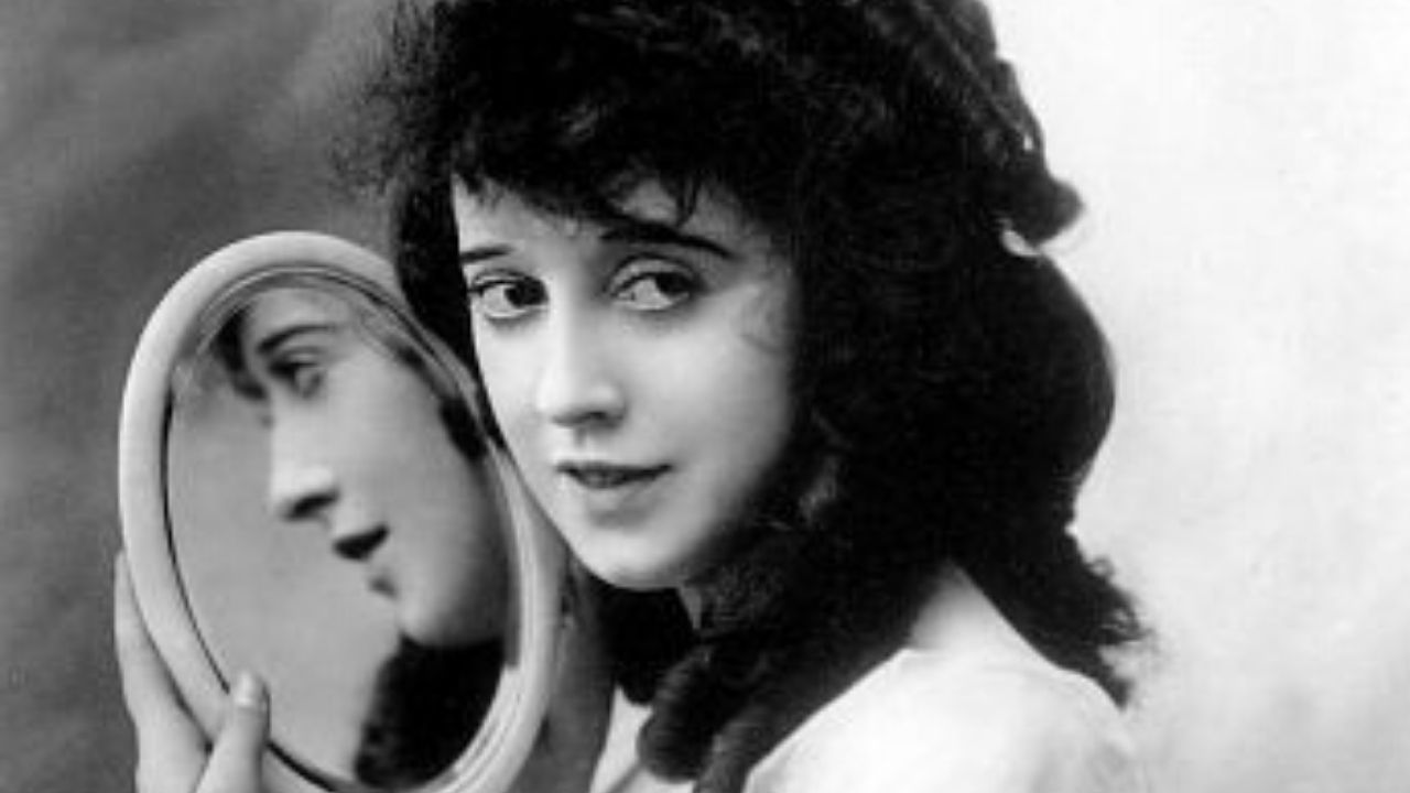 De queridinha de Chaplin a acusação de assassinato: a melancólica carreira de Mabel Normand