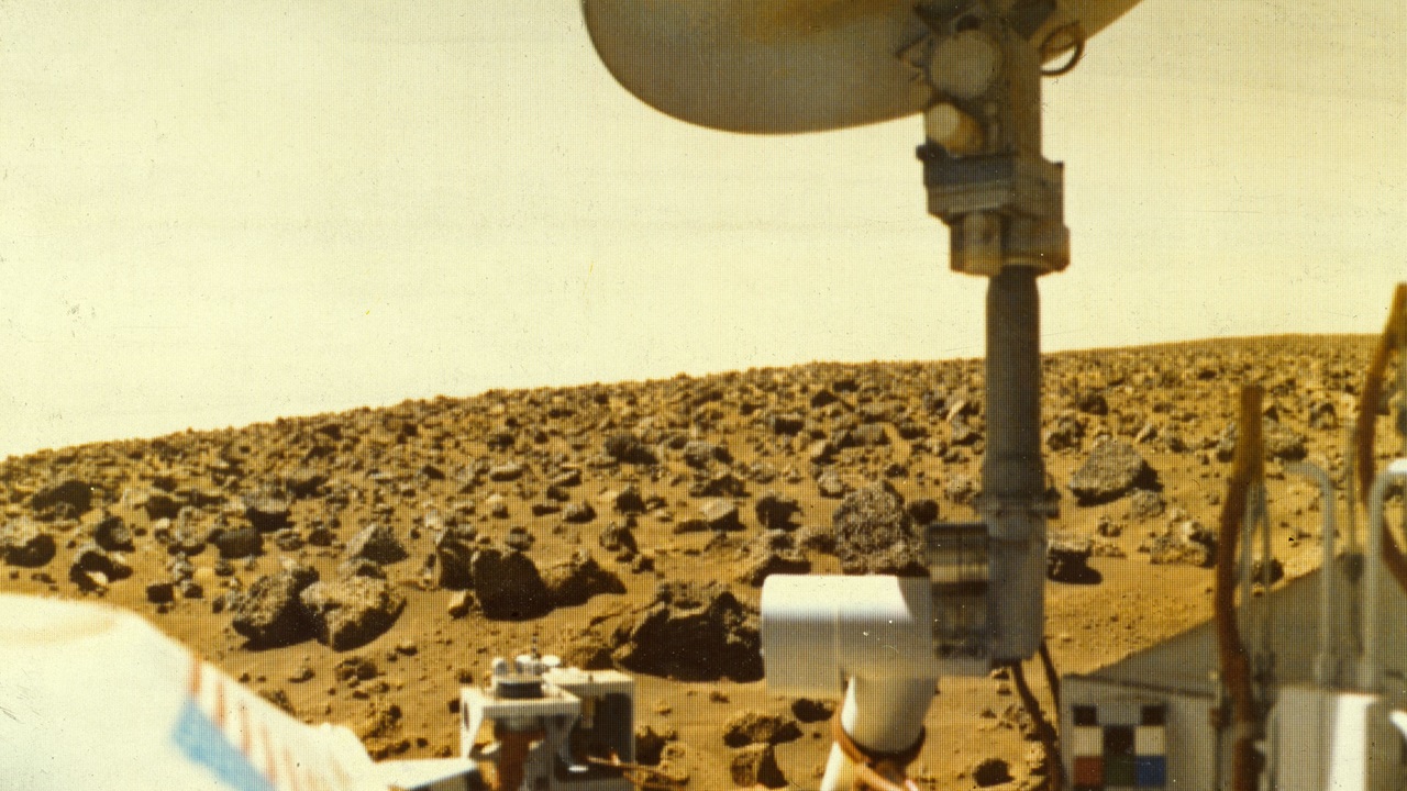Cientista estadunidense afirma ter encontrado vida em Marte. Confira imagens!