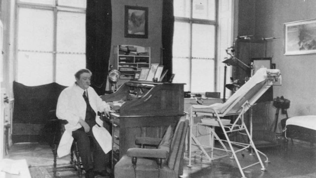 A fatídica saga de Eduard Bloch, o médico judeu que cuidou da família de Adolf Hitler