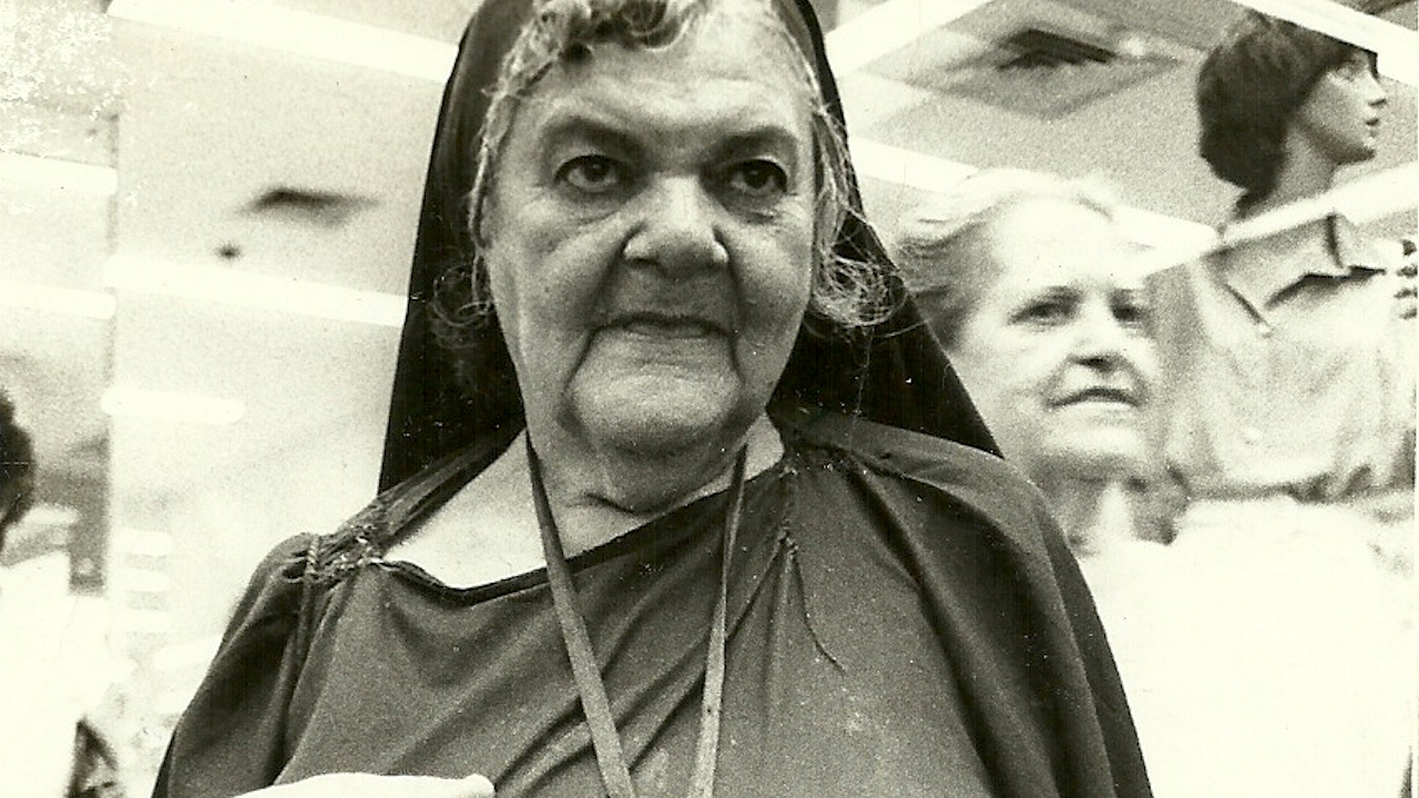 A enigmática Mulher de Roxo