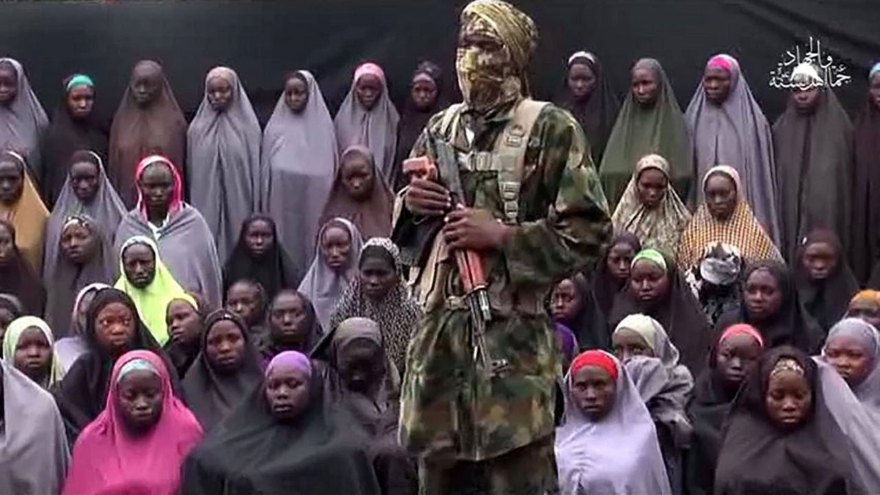 Boko Haram: O grupo cruel que transformou mulheres sequestradas em terroristas