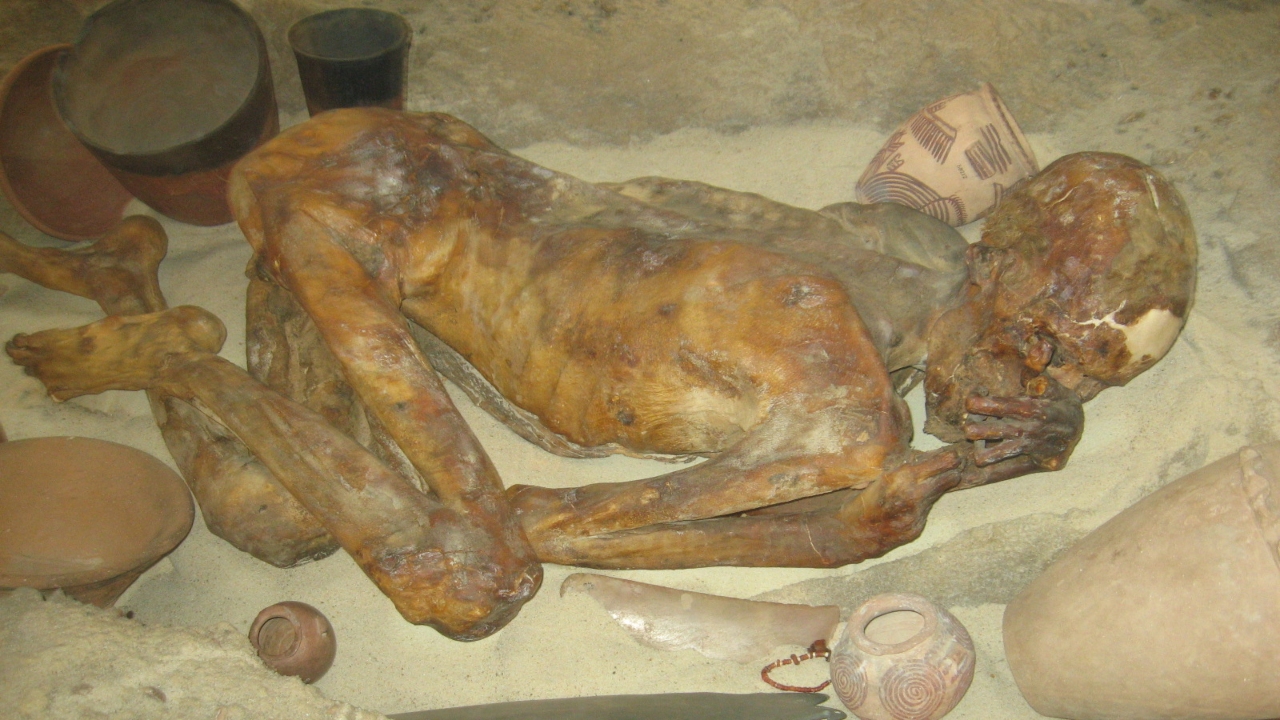 Assassinato e sepultamentos peculiares: as múmias naturais de Gebelein
