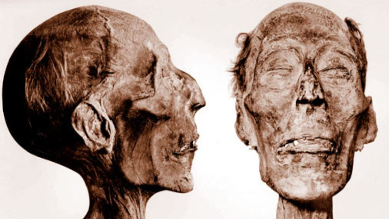 Á múmia de Ramsés II, uma das mais impressionantes descobertas do Egito Antigo