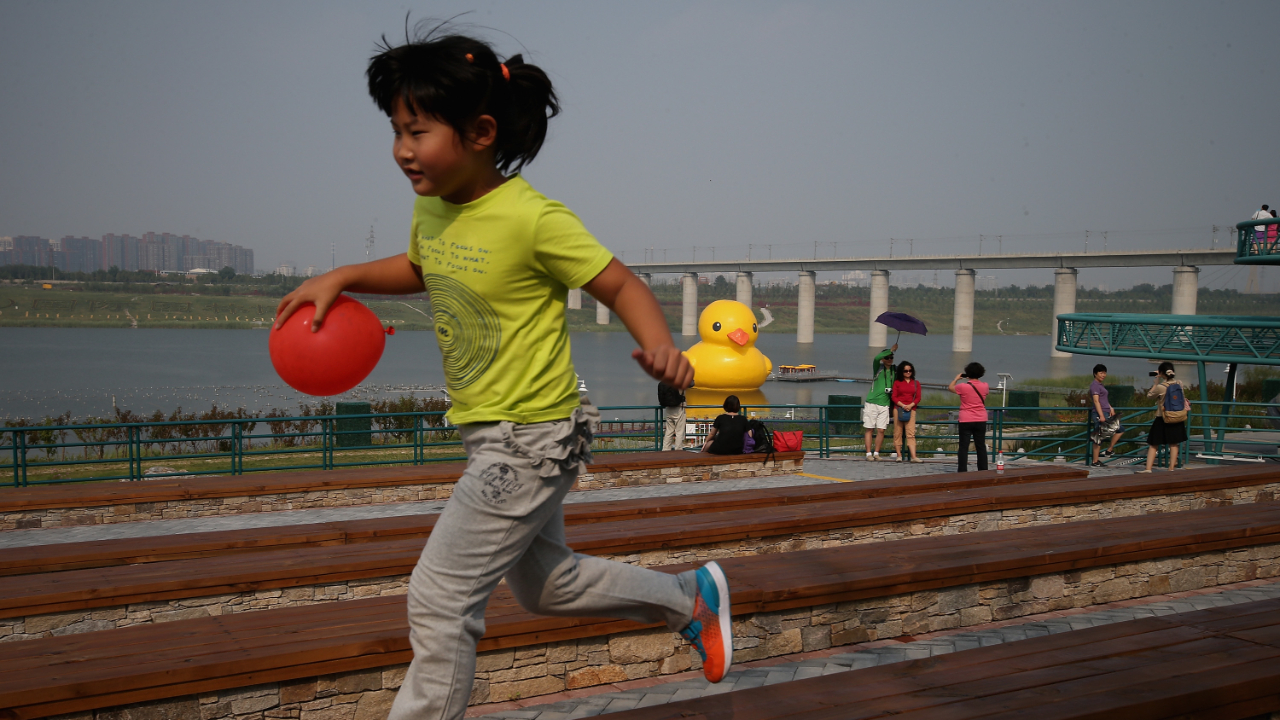 China desenvolverá lei que deve punir os pais por mau comportamento dos filhos