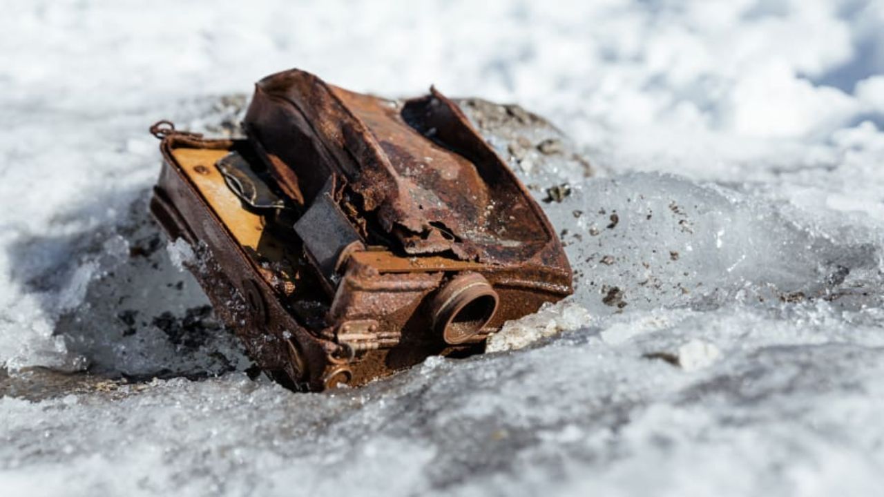 Como exploradores encontraram câmeras abandonadas na neve há 85 anos