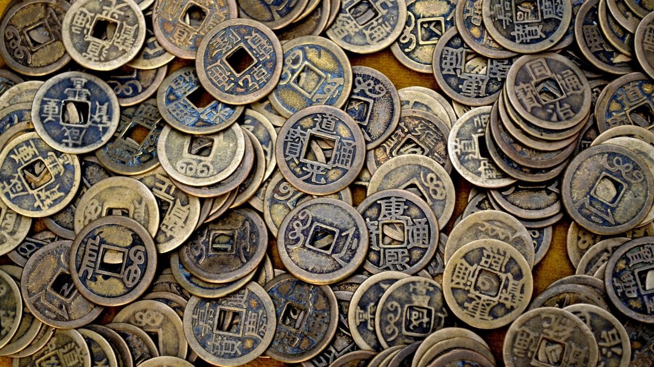 Pesquisadores descobrem grande fábrica de moedas de 2 mil anos na China