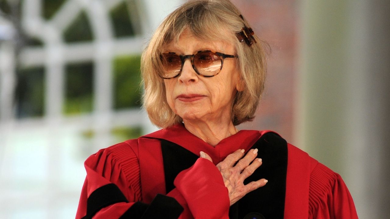Morre escritora Joan Didion, aos 87 anos