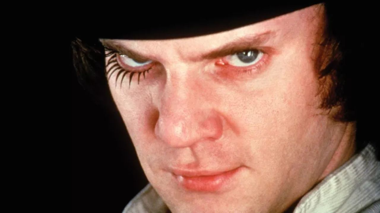 Gravações de Laranja Mecânica foram exaustivas para Malcolm McDowell: ‘Uma tortura’