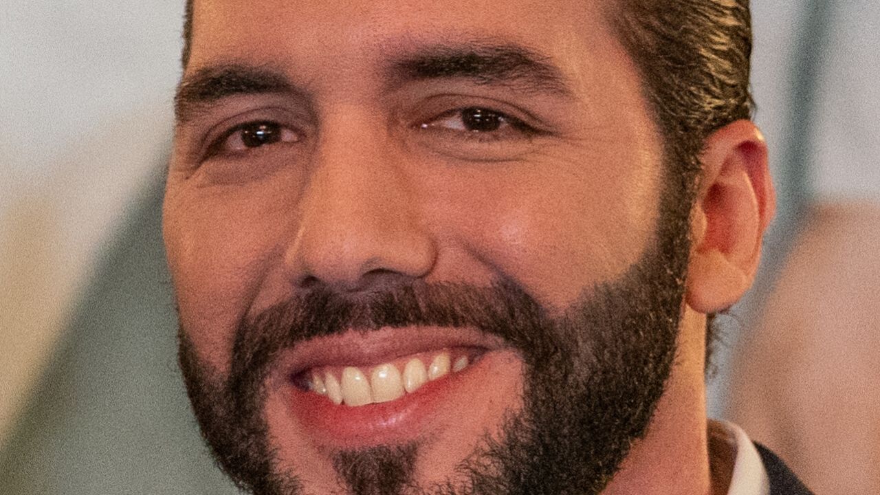 Assim como fazia Trump, presidente de El Salvador afirma que toma hidroxicloroquina